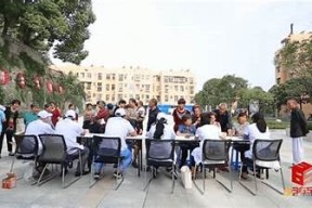 海角社区热议：海角杂谈大事记，分享社区生活点滴与话题探讨